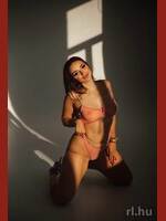 Mira
  Kecskemét
  24 years old