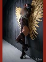 Lilla
  Budapest
  36 éves