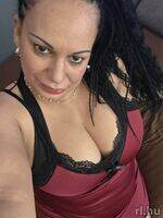 Simona
  Solt
  43 years old